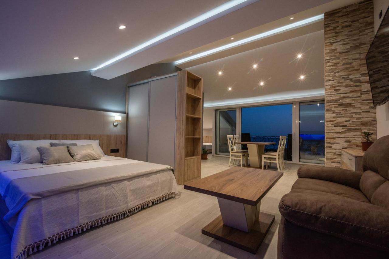 Deluxe Family Suite