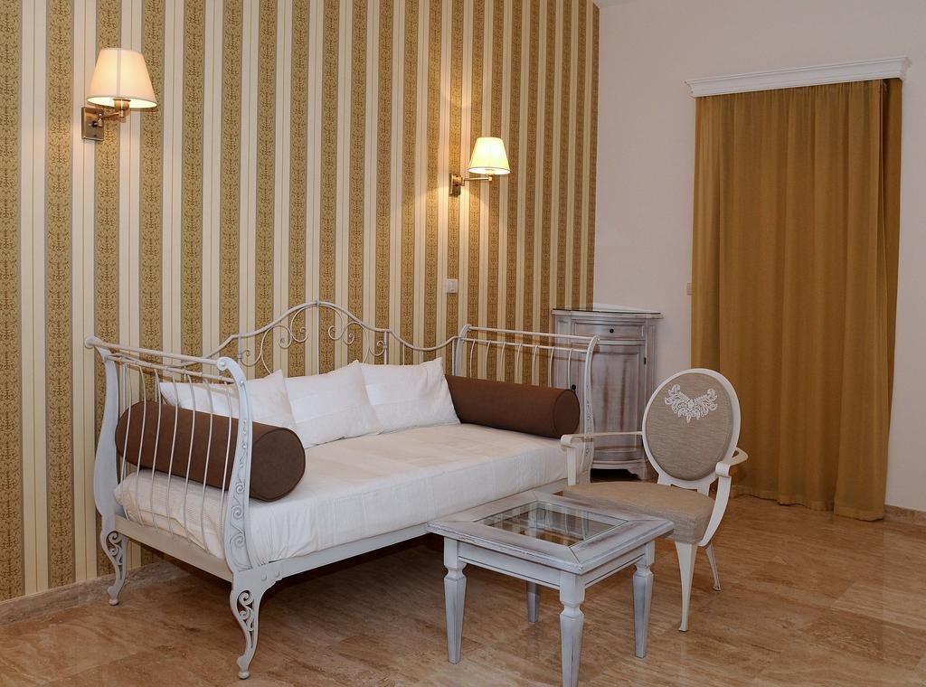Suite with Sea View (2 -3 Adults)