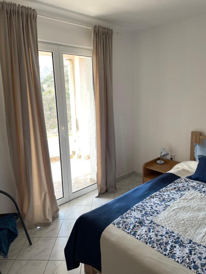 One-Bedroom Apartment Sea View