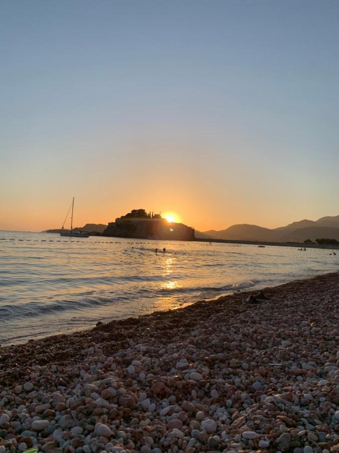 One-Bedroom Apartment,1253322493:JPEG