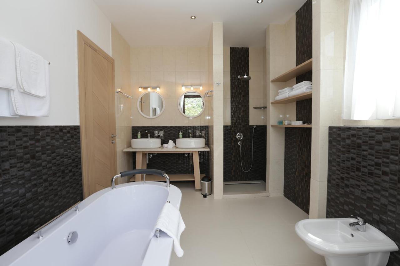 Junior Suite with Mountain View