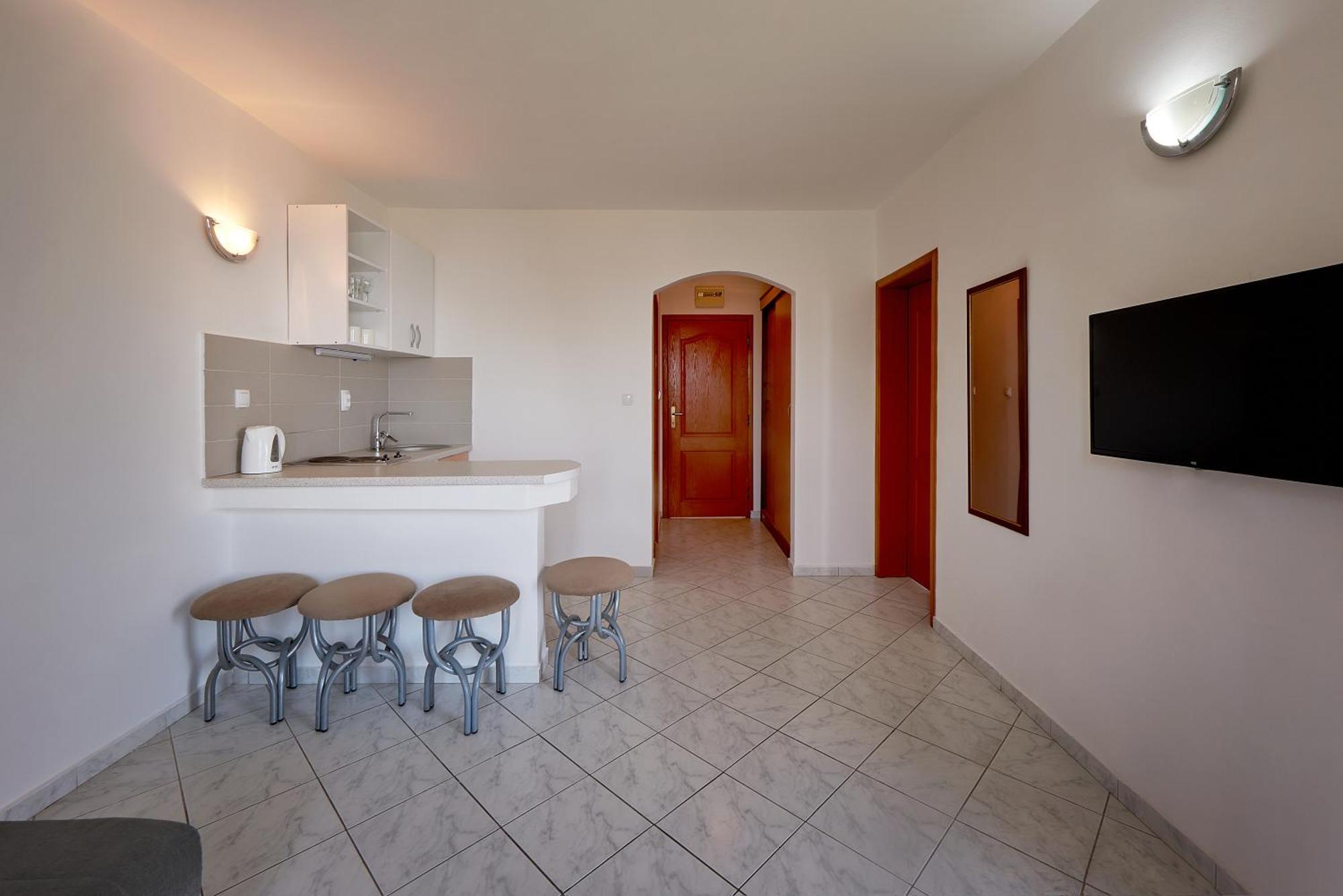 One-Bedroom Apartment Sea View