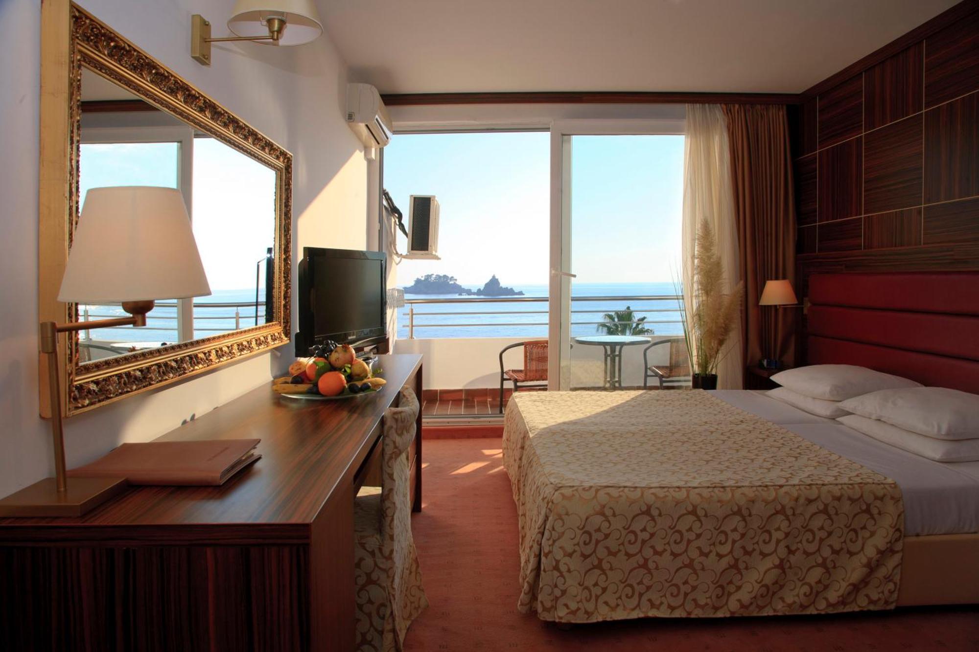 Double or Twin Room Balcony