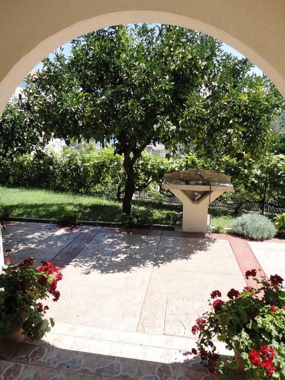 Triple Room with Terrace and Garden View