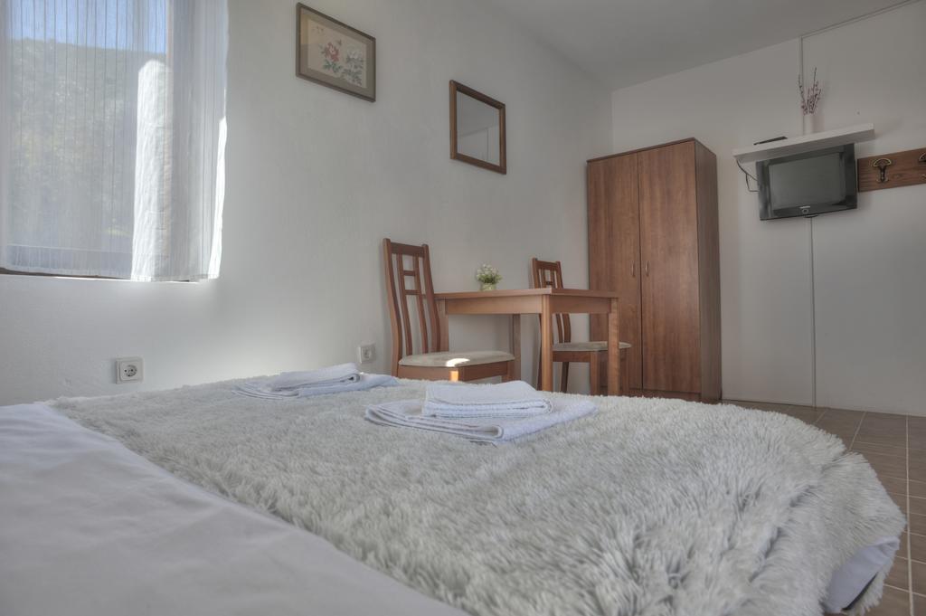 Family One-Bedroom Apartment Sea View