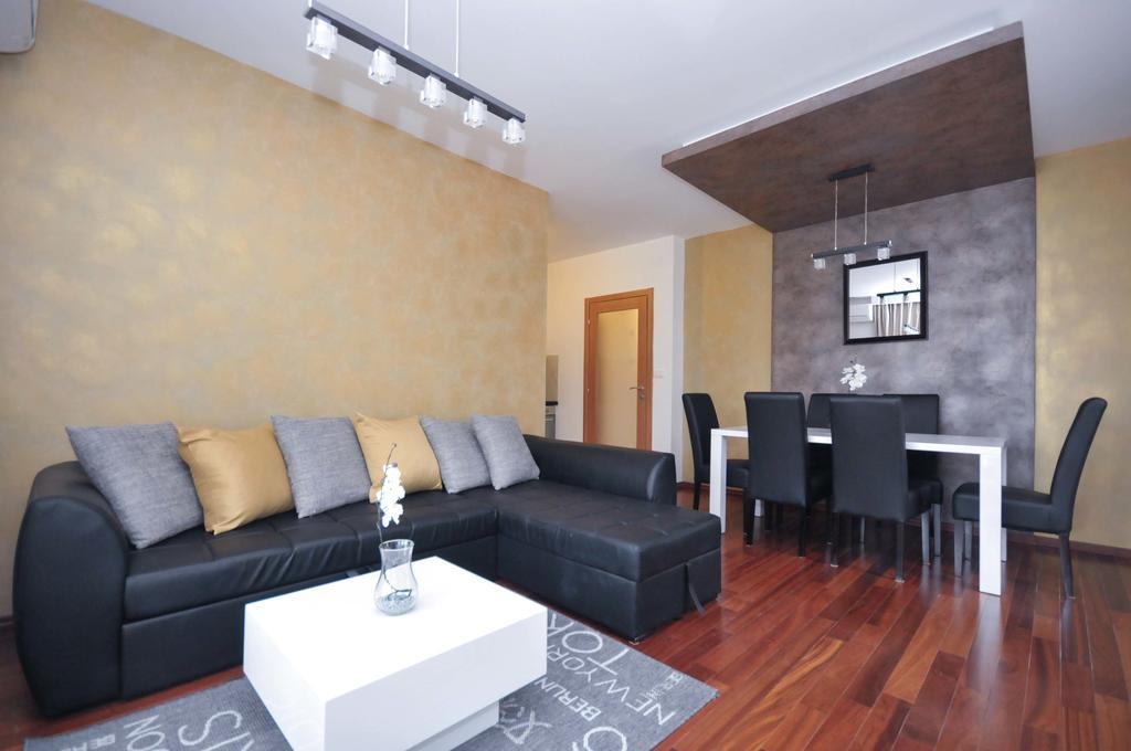 Two-Bedroom Apartment Balcony Sea View