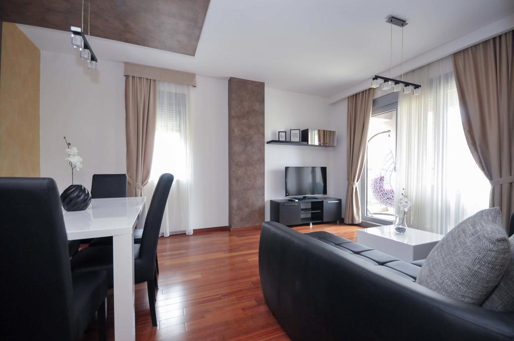 Two-Bedroom Apartment Balcony Sea View