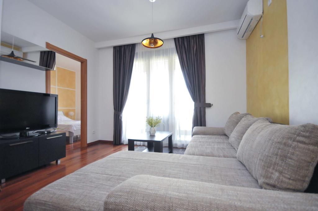 One-Bedroom Apartment Balcony Sea View