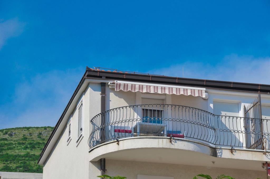 One-Bedroom Apartment Sea View Balcony
