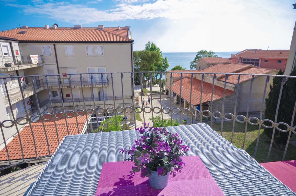 One-Bedroom Apartment Sea View Balcony