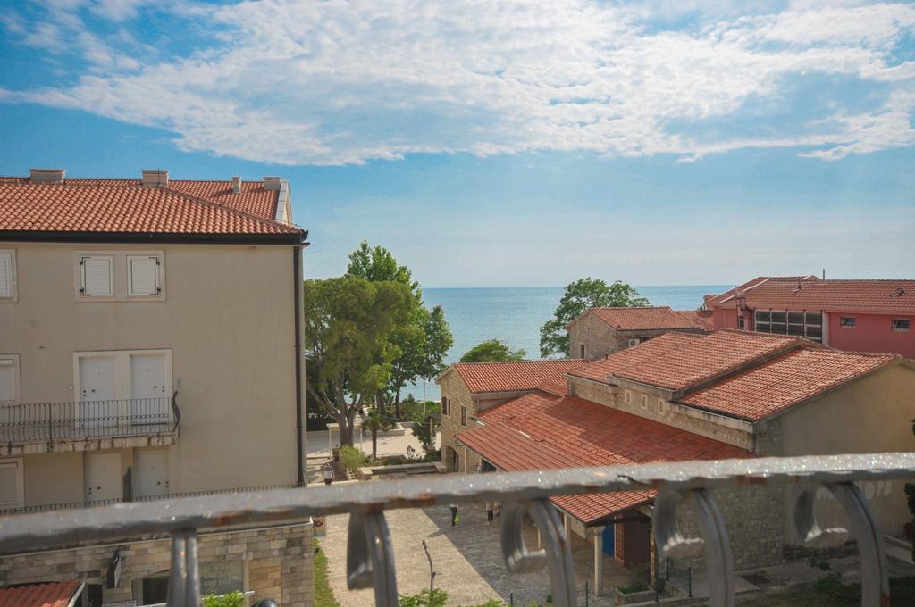 One-Bedroom Apartment Sea View Balcony