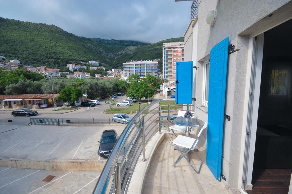 One-Bedroom Apartment Balcony