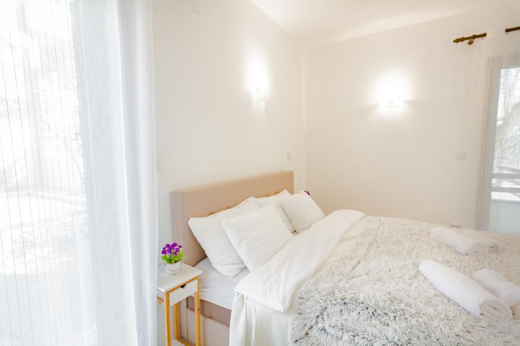 One-Bedroom Apartment Garden View