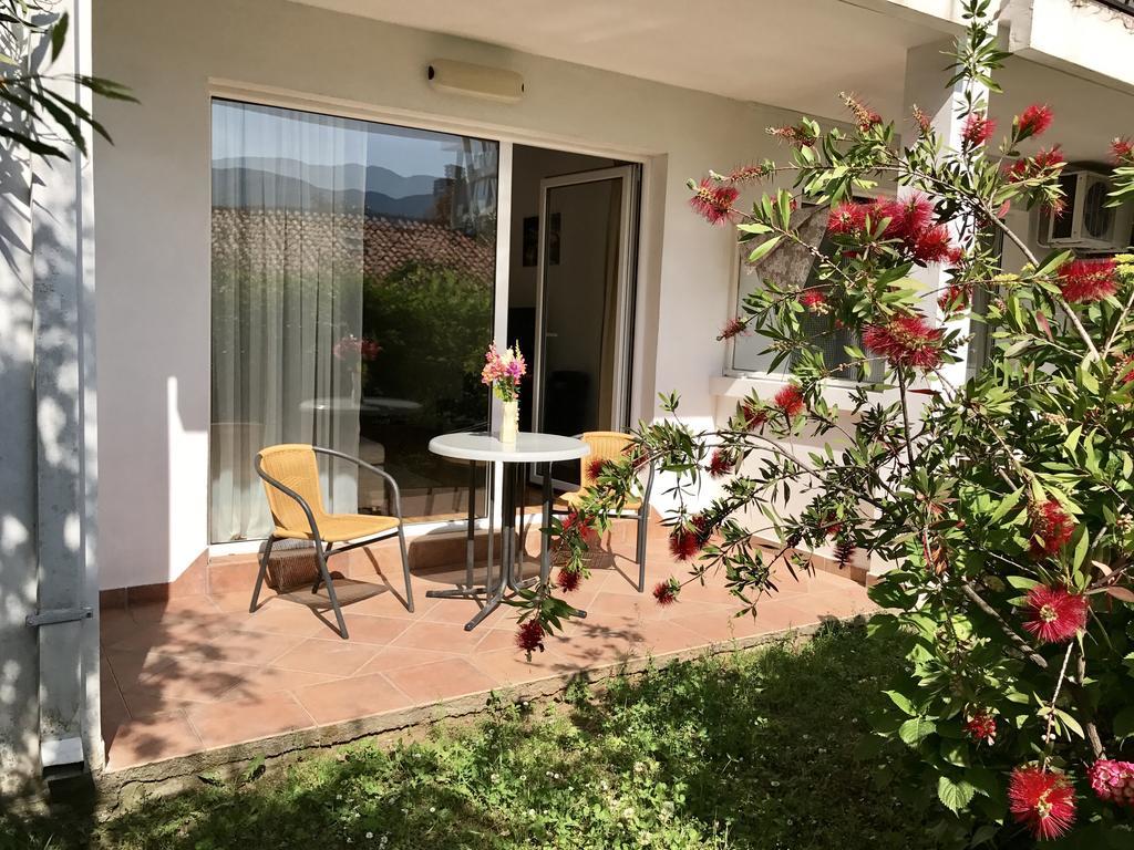 One-Bedroom Apartment Terrace,402259779:JPEG