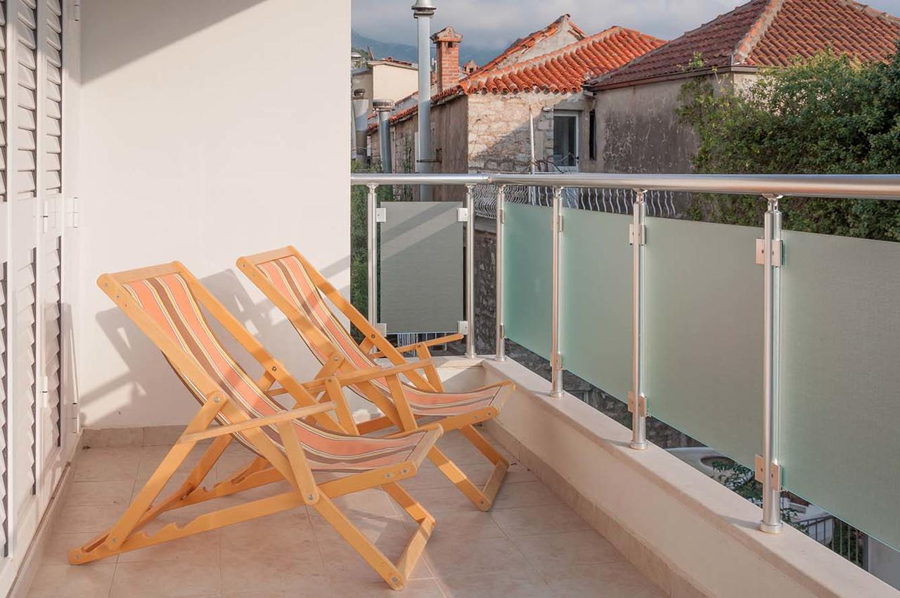 One-Bedroom Apartment Sea View