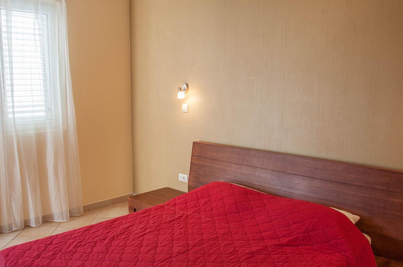 One-Bedroom Apartment Sea View