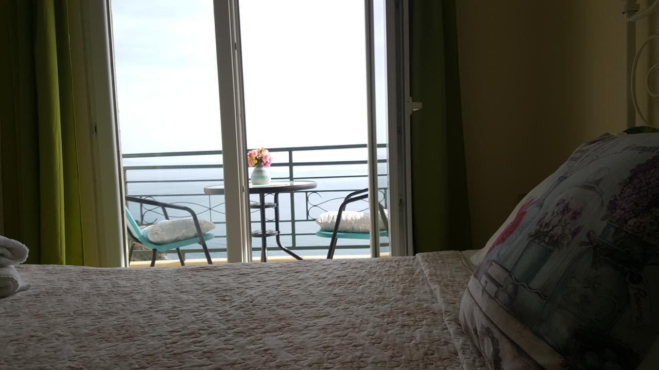 Studio Balcony Sea View	