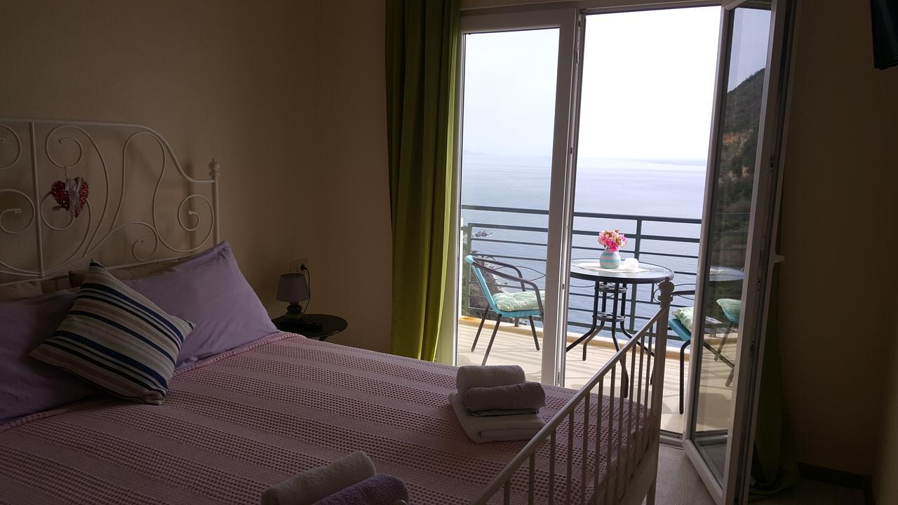 Studio Balcony Sea View	