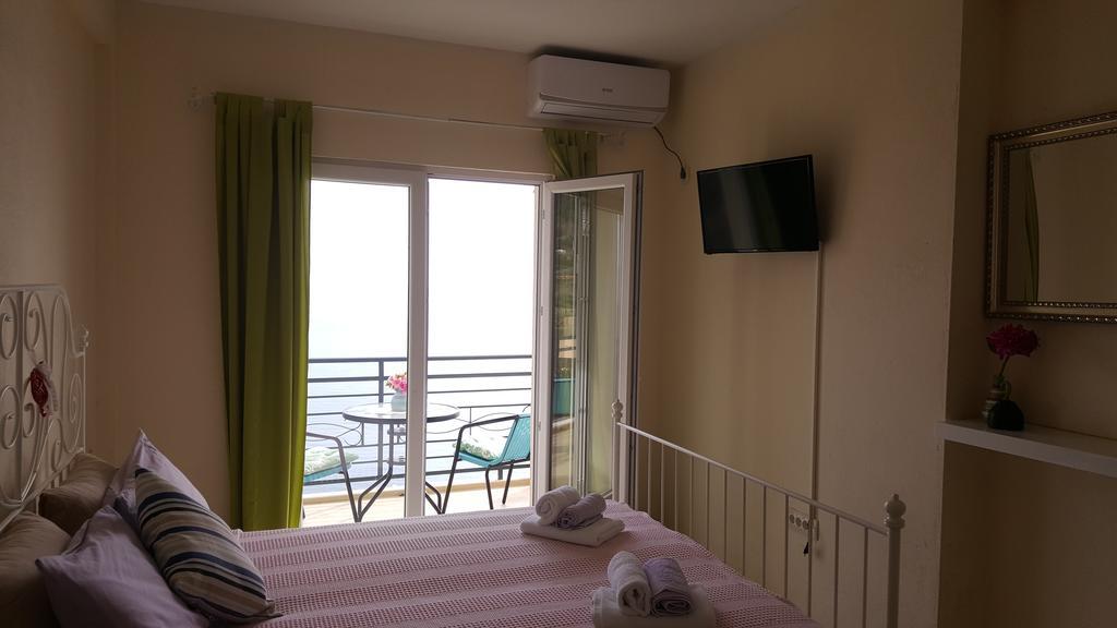 Studio Balcony Sea View	