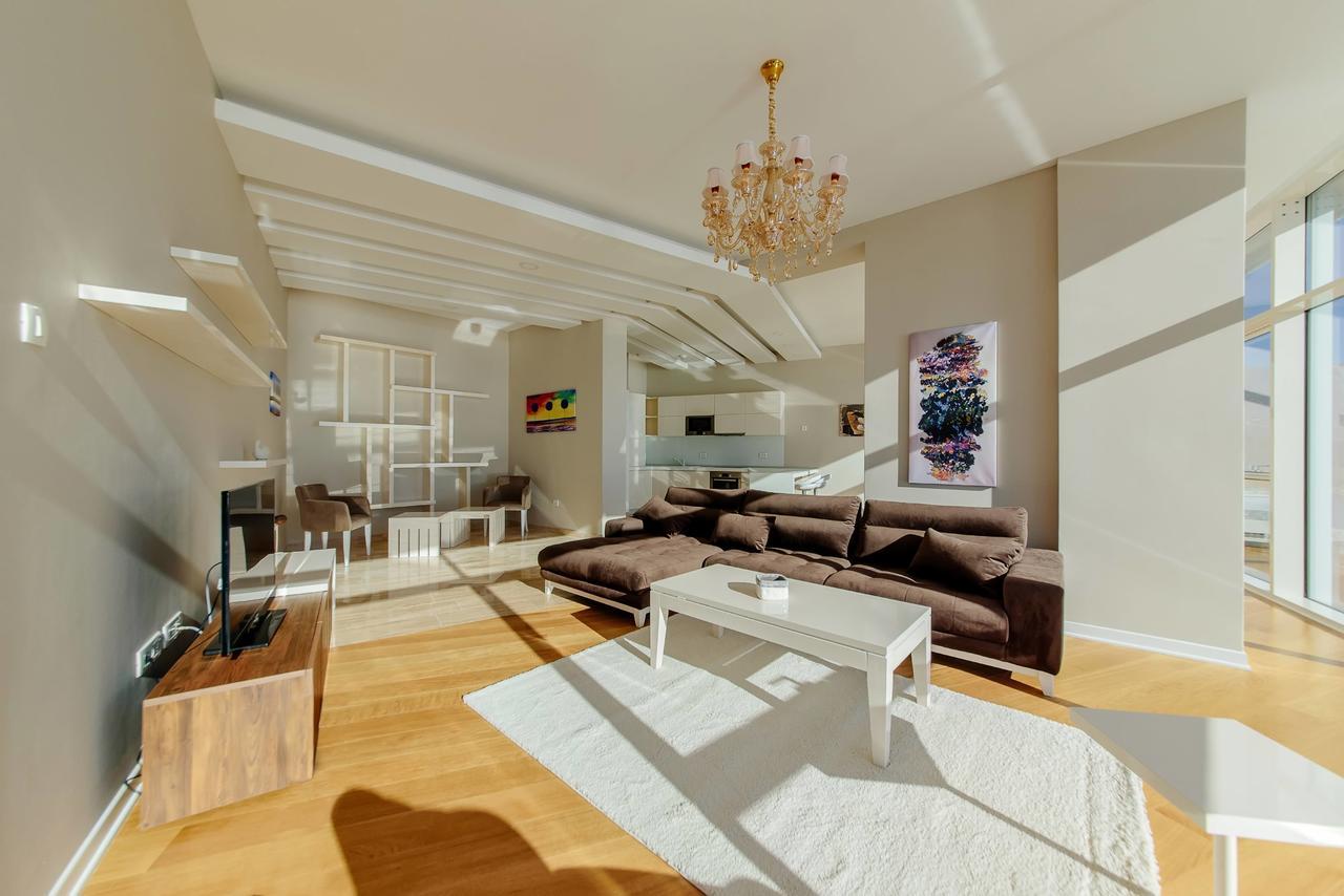Luxury Two-Bedroom Apartment Terrace City View,632641731:JPEG