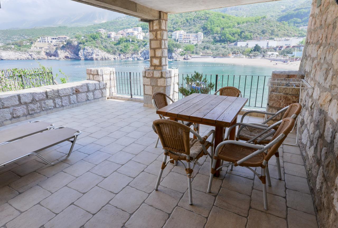 Two-Bedroom Apartment (4 Adults),644840154:JPEG