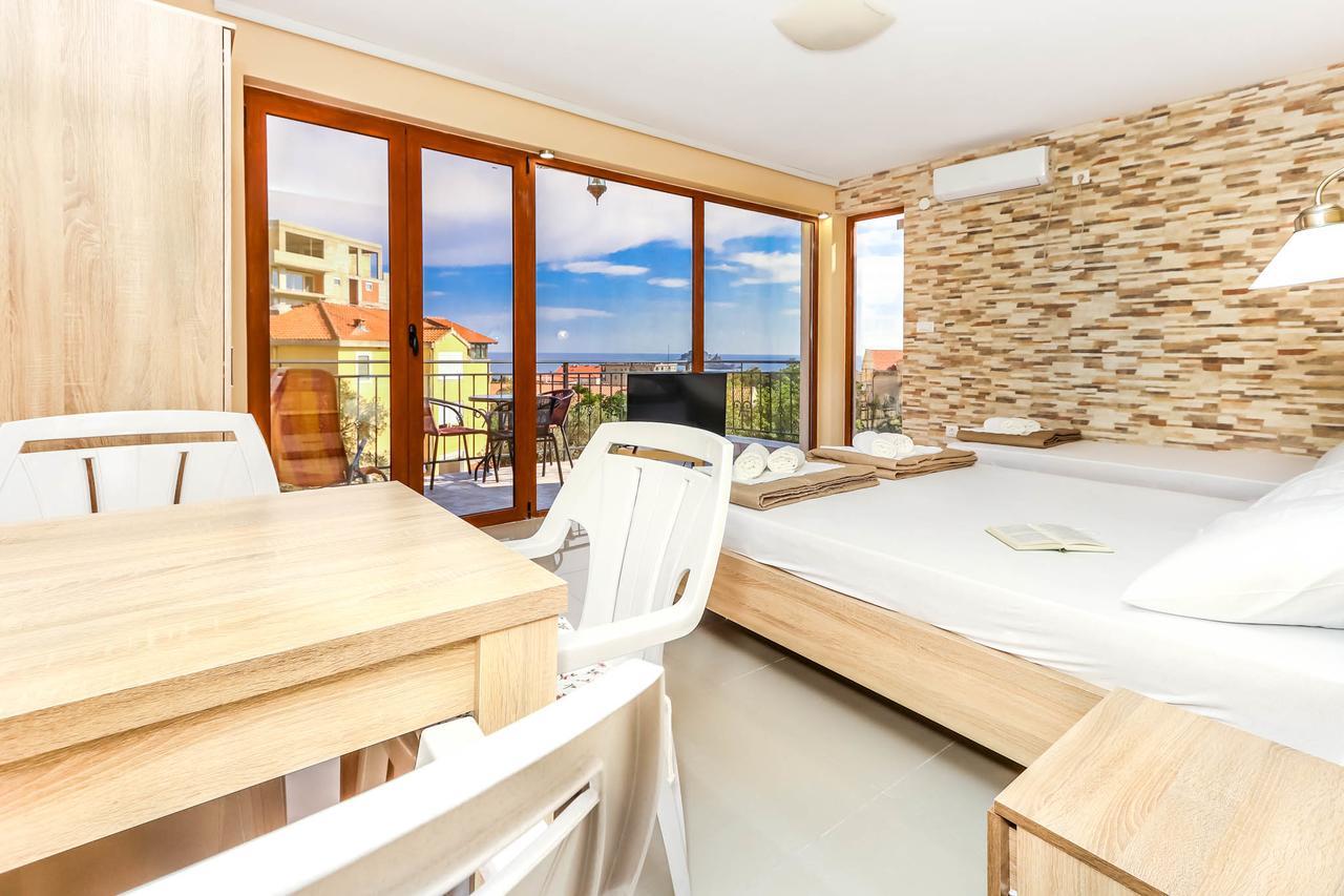 Deluxe Triple Room with Sea View