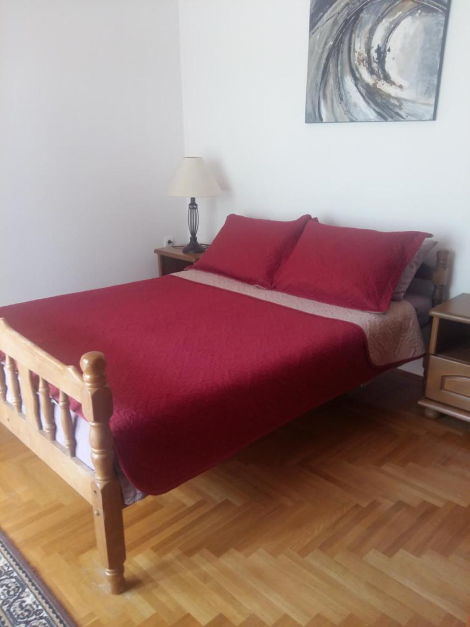 One-Bedroom Apartment,766748719:JPEG