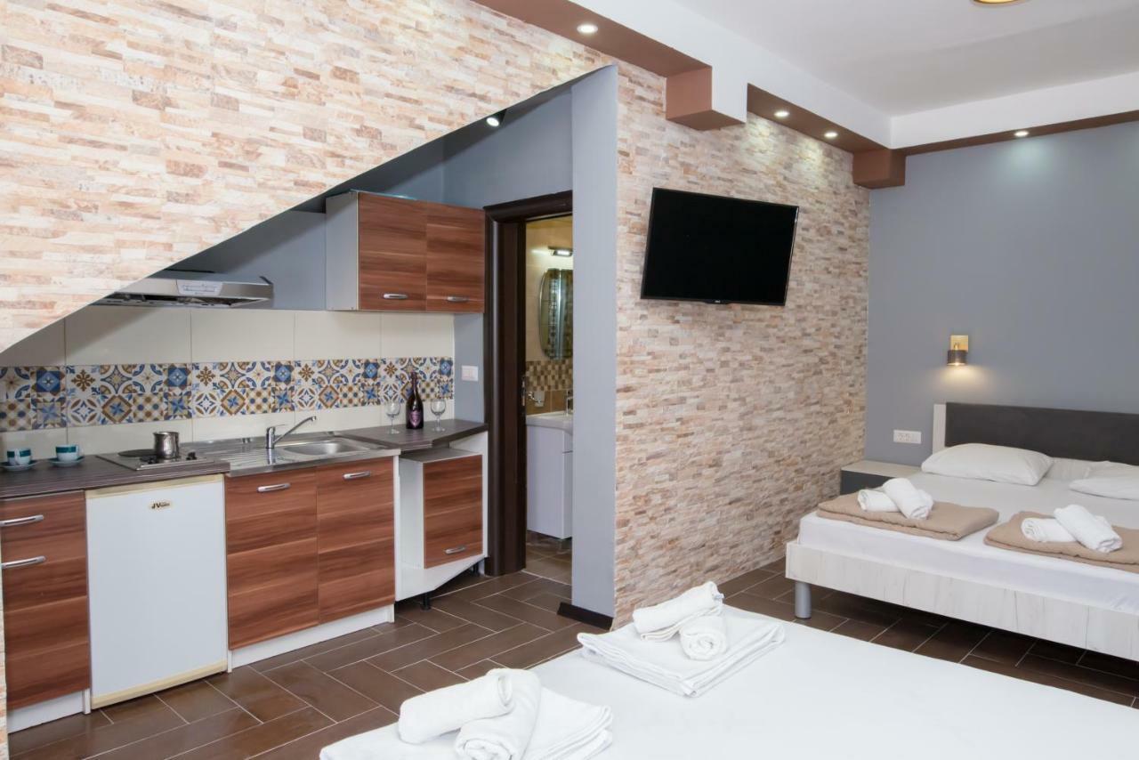 Deluxe Queen Room with Two Queen Beds