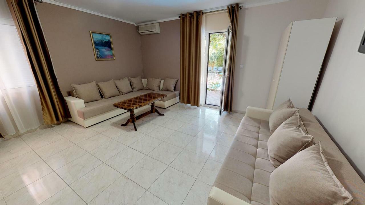 One-Bedroom Apartment,912658270:JPEG