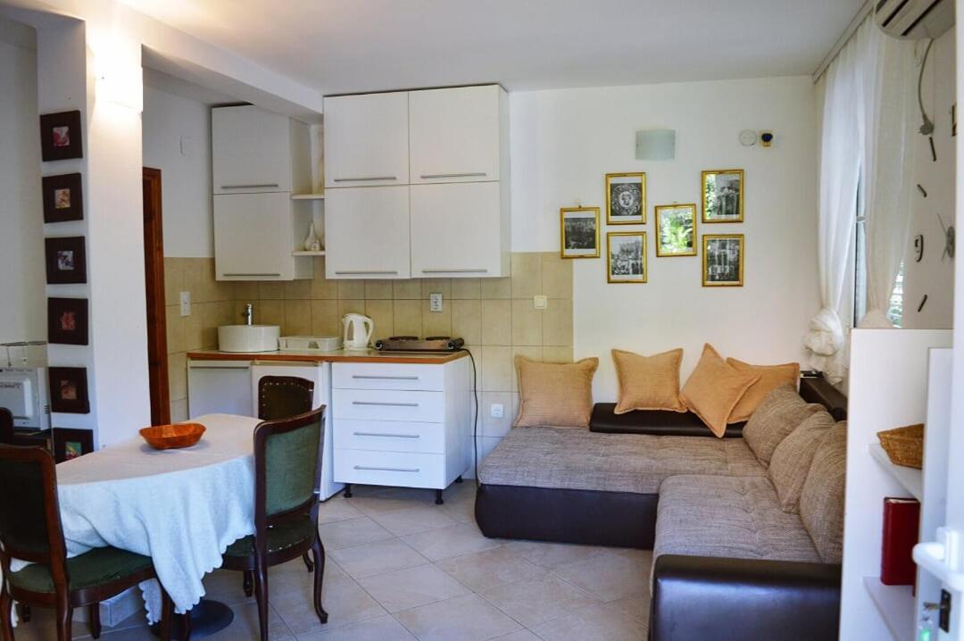 Apartment with Garden View,965571472:JPEG