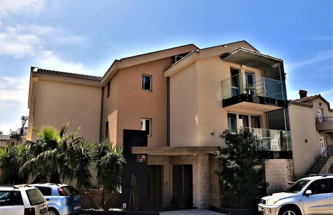 Vila Centar-1