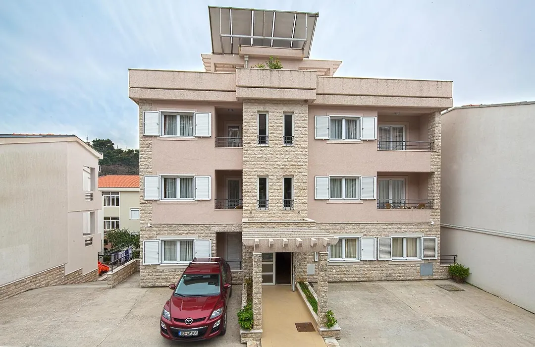 Petrovac Holiday Apartments-1