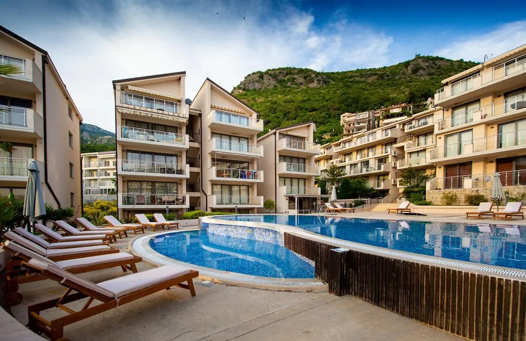 Charming Apartment Near Beach-1