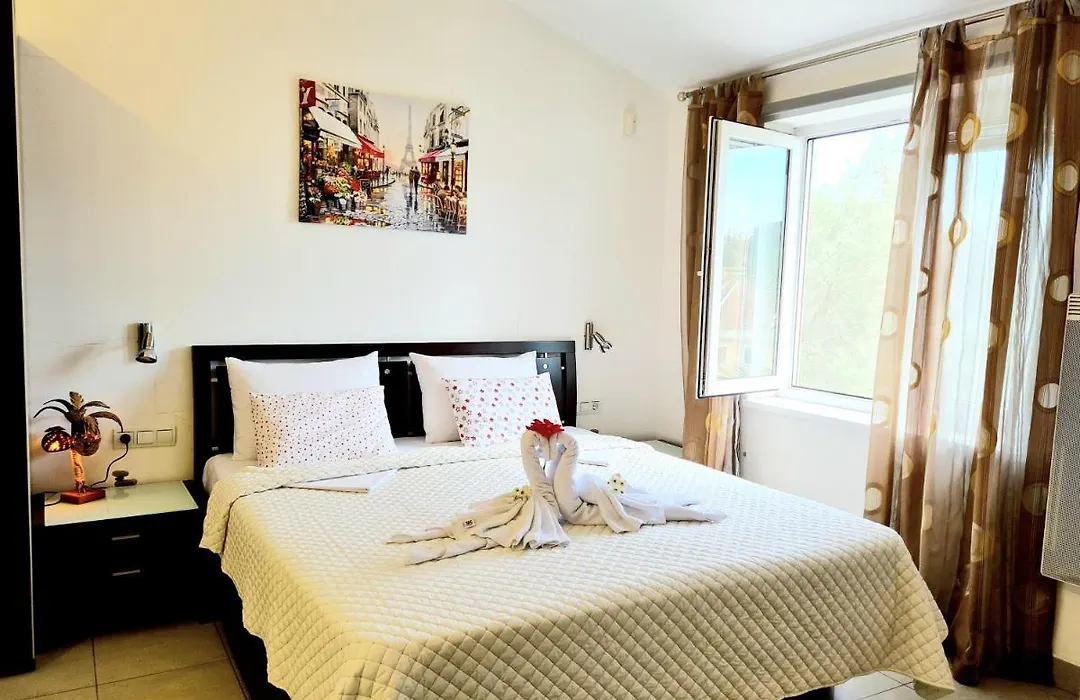 Olive Garden Apartment-1