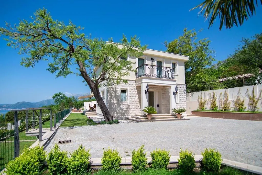 Luxury Villa Crystal Blue-1