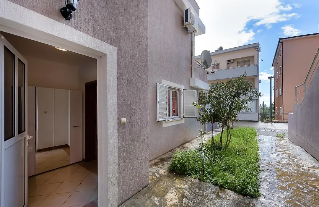 Summer Apartments In Petrovac-1