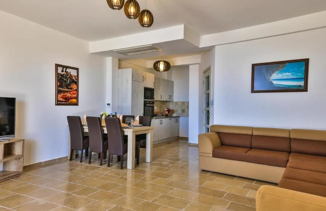 Sunny Villa Orchid-1