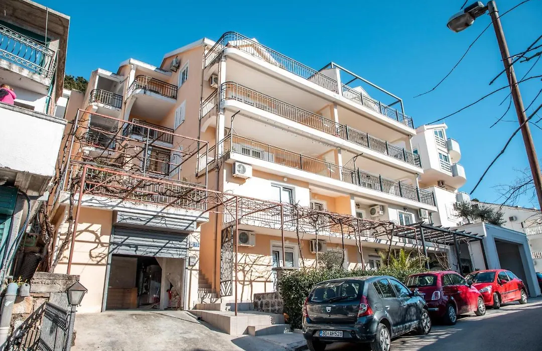 Live & Dream Apartments-1
