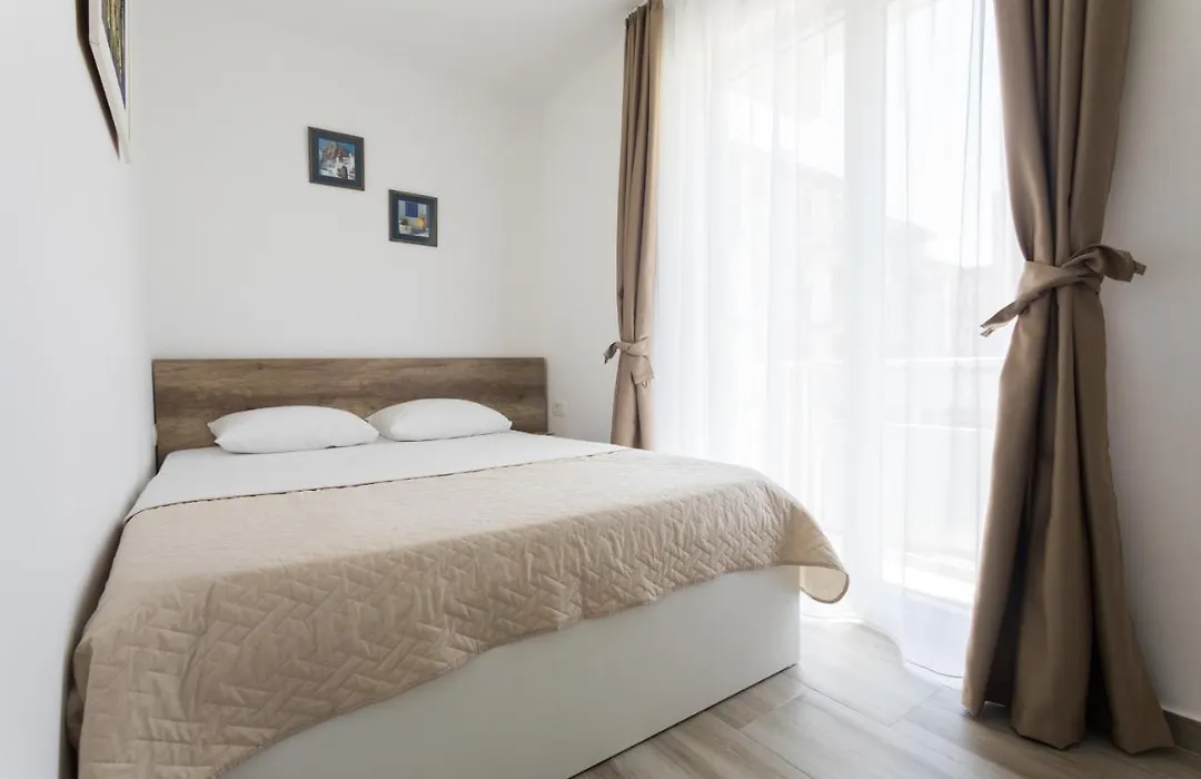 Apartment Mediterraneo-1