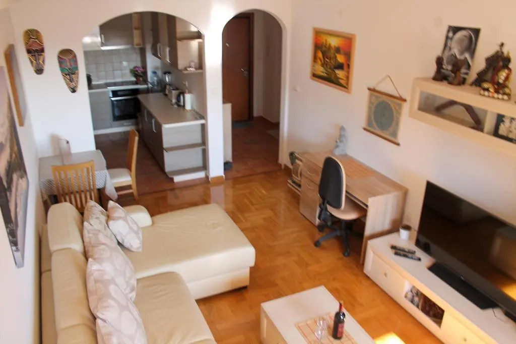 One Bedroom Apartament With Sea View And Private Parking-1