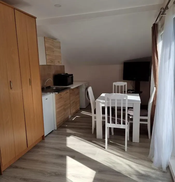 Kuca Tri Palme U Lastvi-1