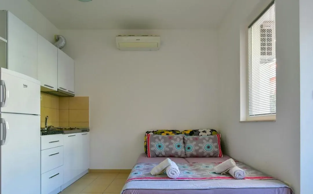 J&J Twins Apartments-1