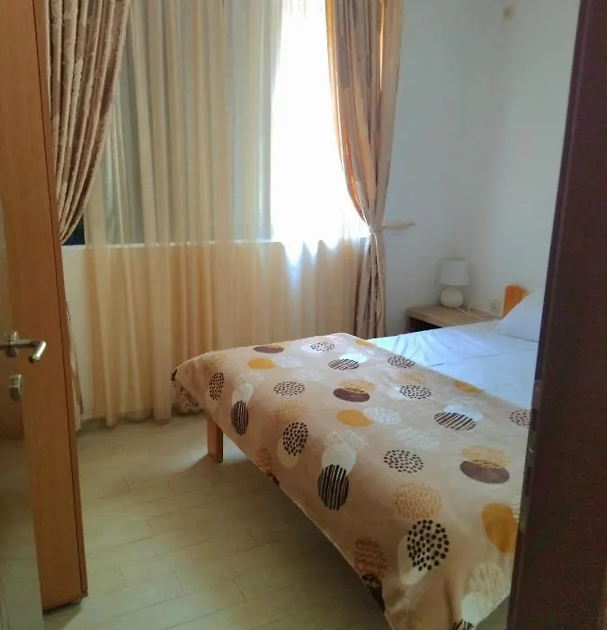Apartmani Petrovac-1