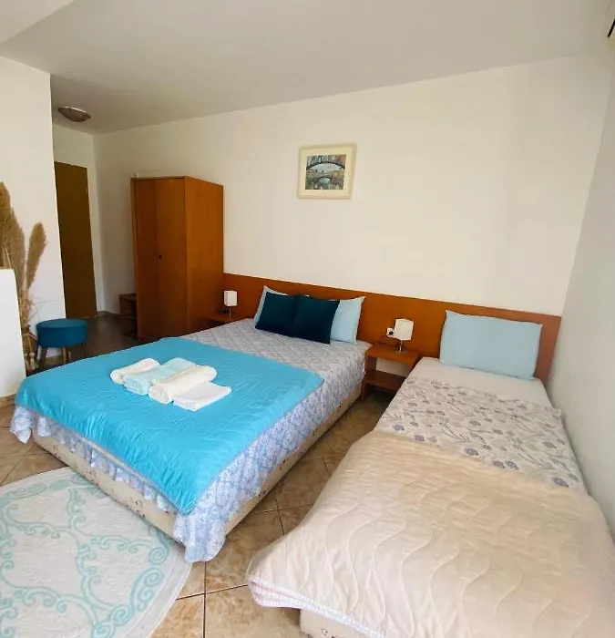 Miomir Perazic Apartments-1