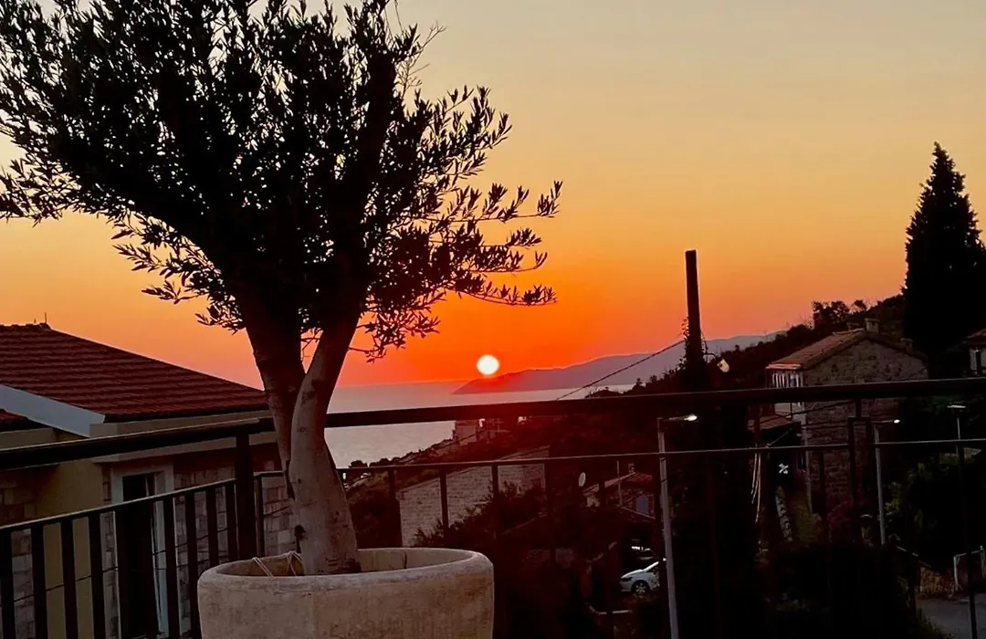 Villa Portico-1