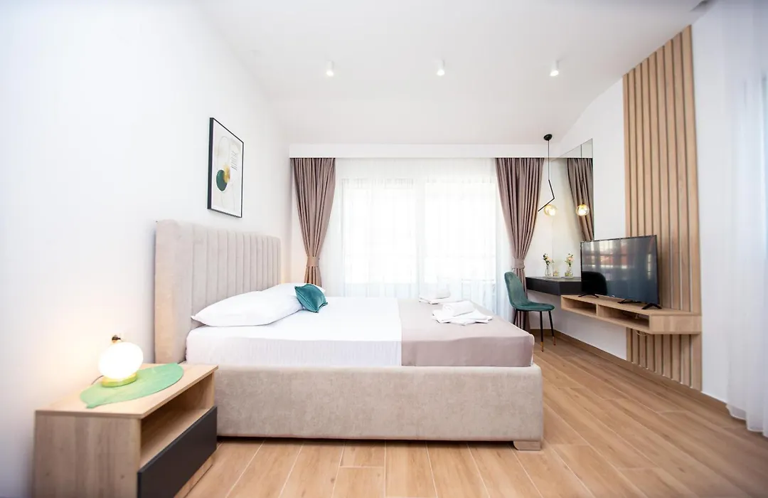 Apartments Sirena - Modern Stay With Free Parking-1