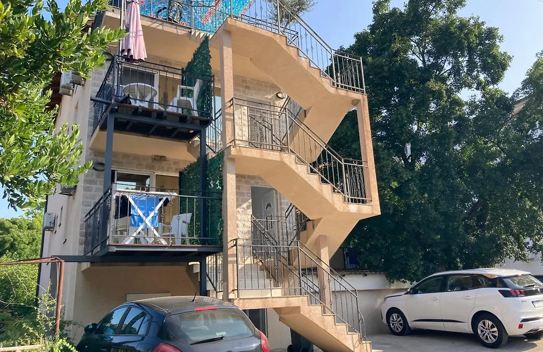 Budva, Jaz, Apartmani Dif-1