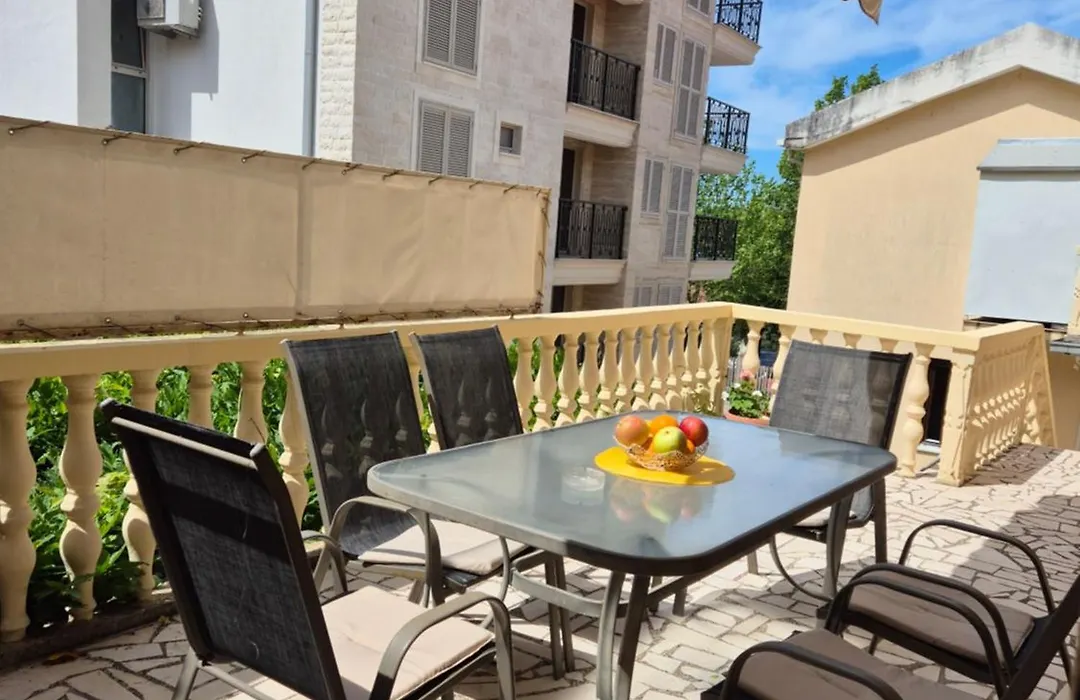 Mali Milocer Bay Accommodation-1