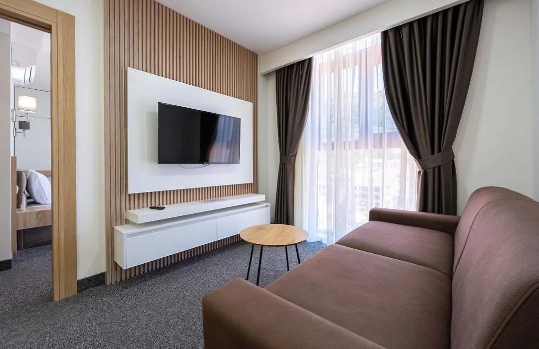Rooftop Apartments & Rooms-1