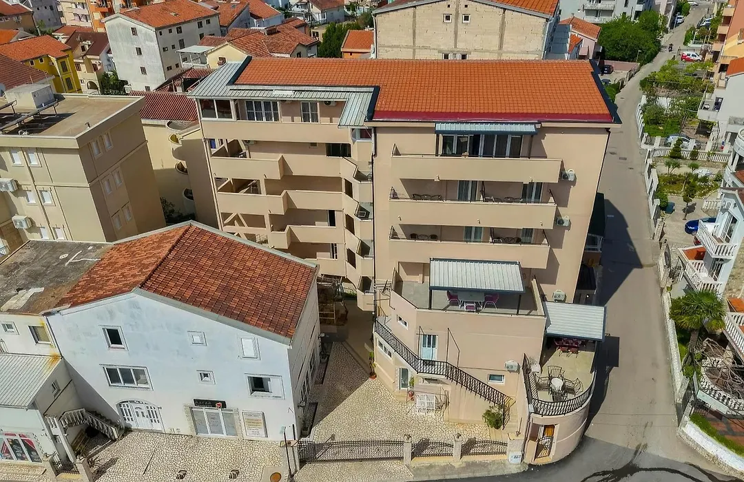 Azzuro Apartments Budva-1